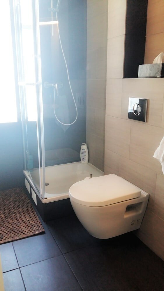 Фото Refurinn Reykjavik Guesthouse - Hostel