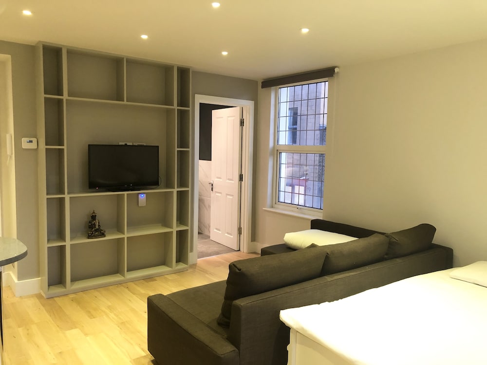 Фото Stylish Maisonette and studio in Victoria