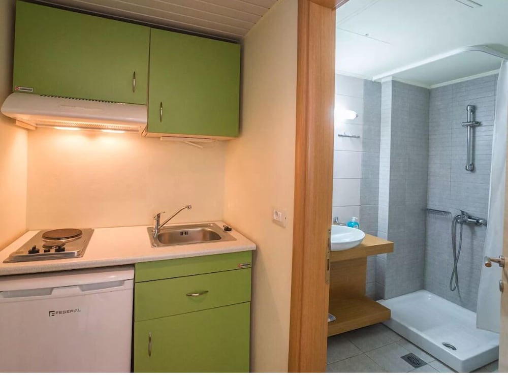 Фото Athina Beach Hotel