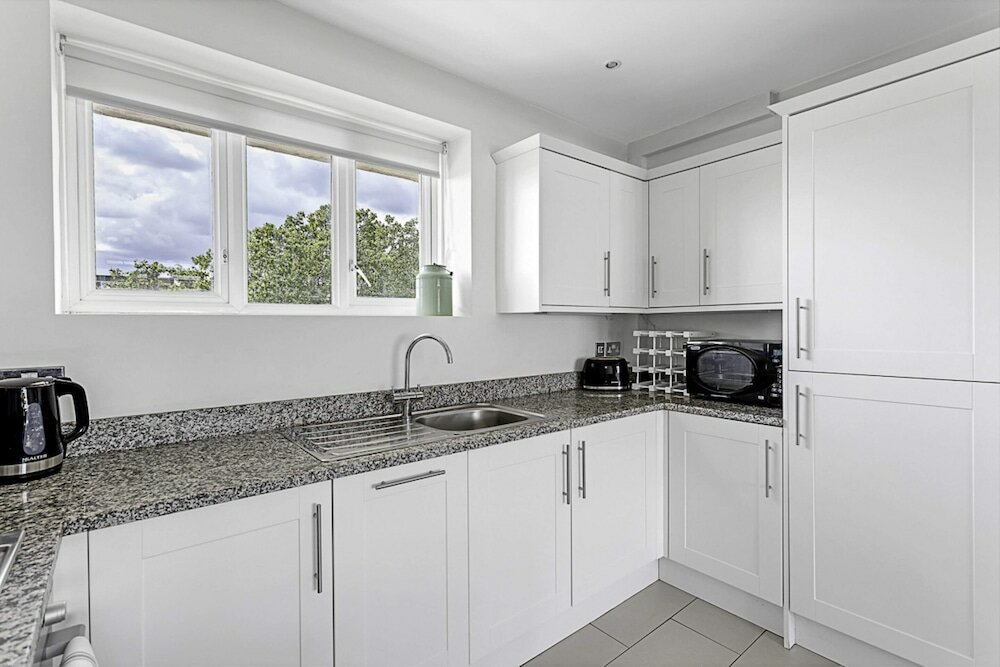 Фото 1-bed London Bliss: Putney Gem