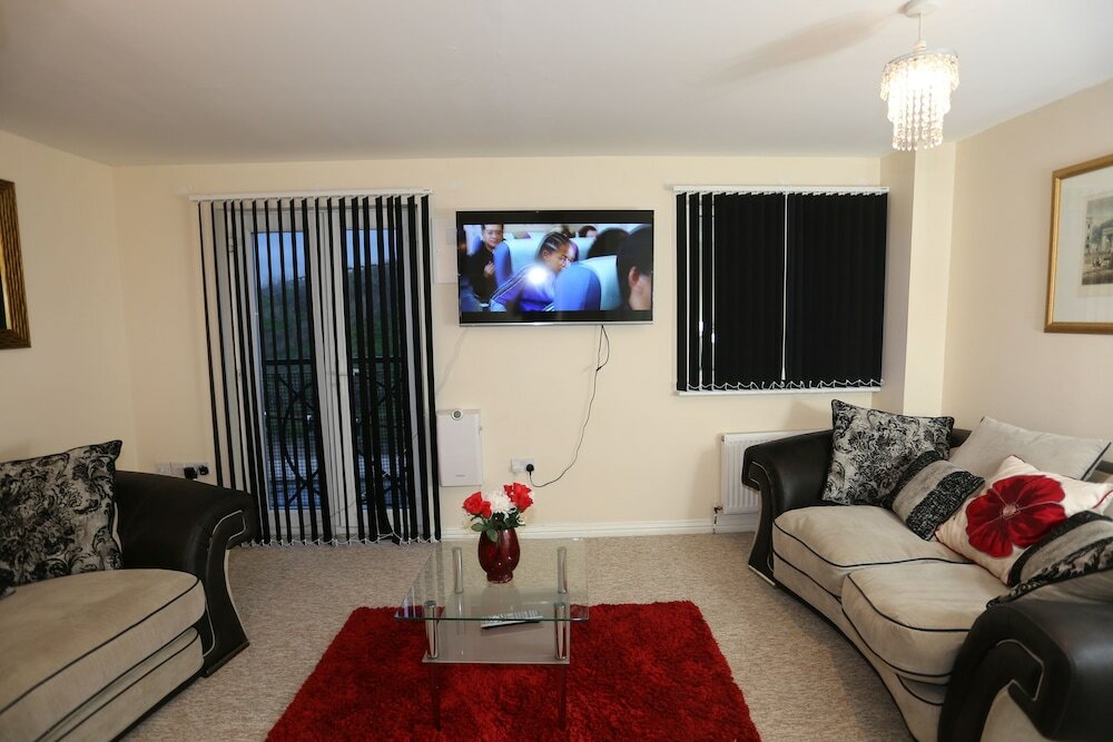 Фото Beautiful 4 beds Hillview House