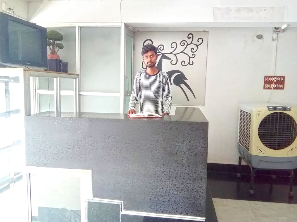 Фото Spot On 44288 Maharaja Palace