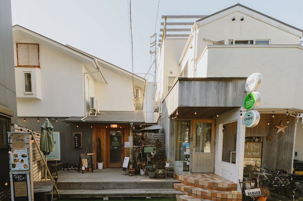 Фото Iza Kamakura Guest House & Bar