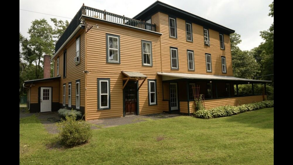 Фото The Woodbine Inn