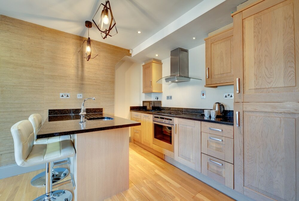 Фото Week2Week 2Bed & 2Bath Jesmond Apartment