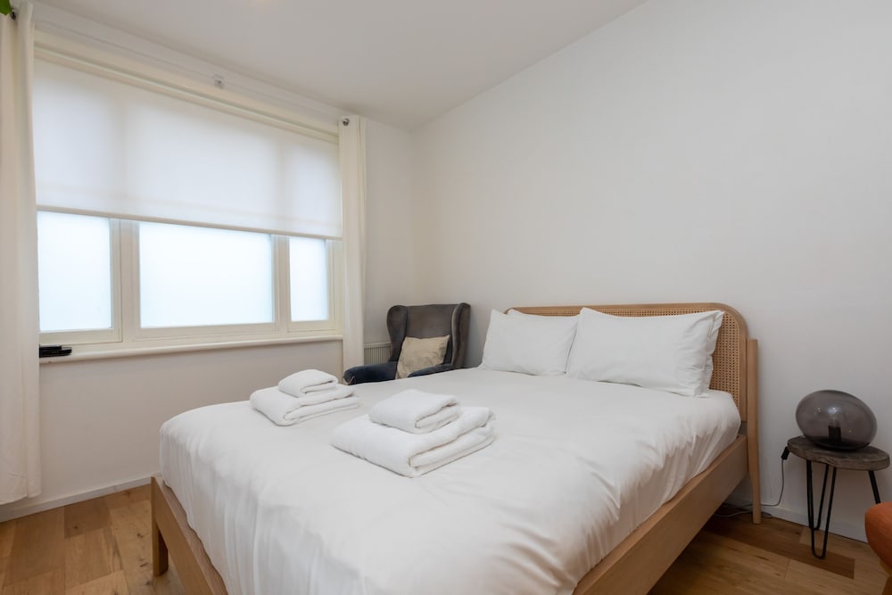 Фото Stylish and Modern 1 Bedroom Flat in Whitechapel