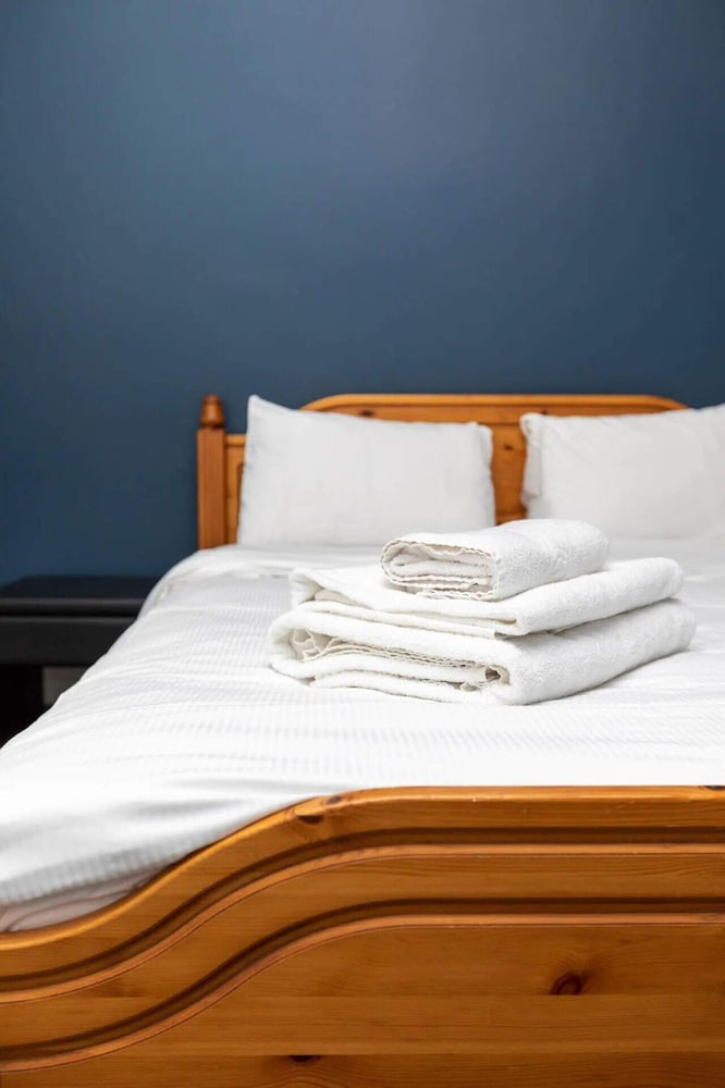 Фото Charming 2 Bedroom House in Angel