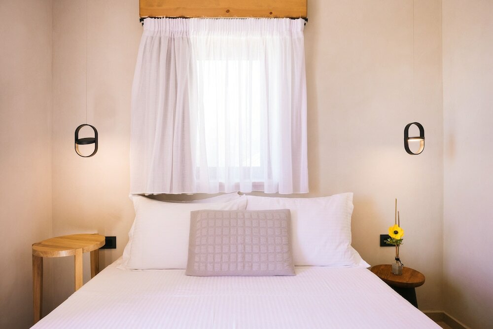 Фото Mirthea Suites