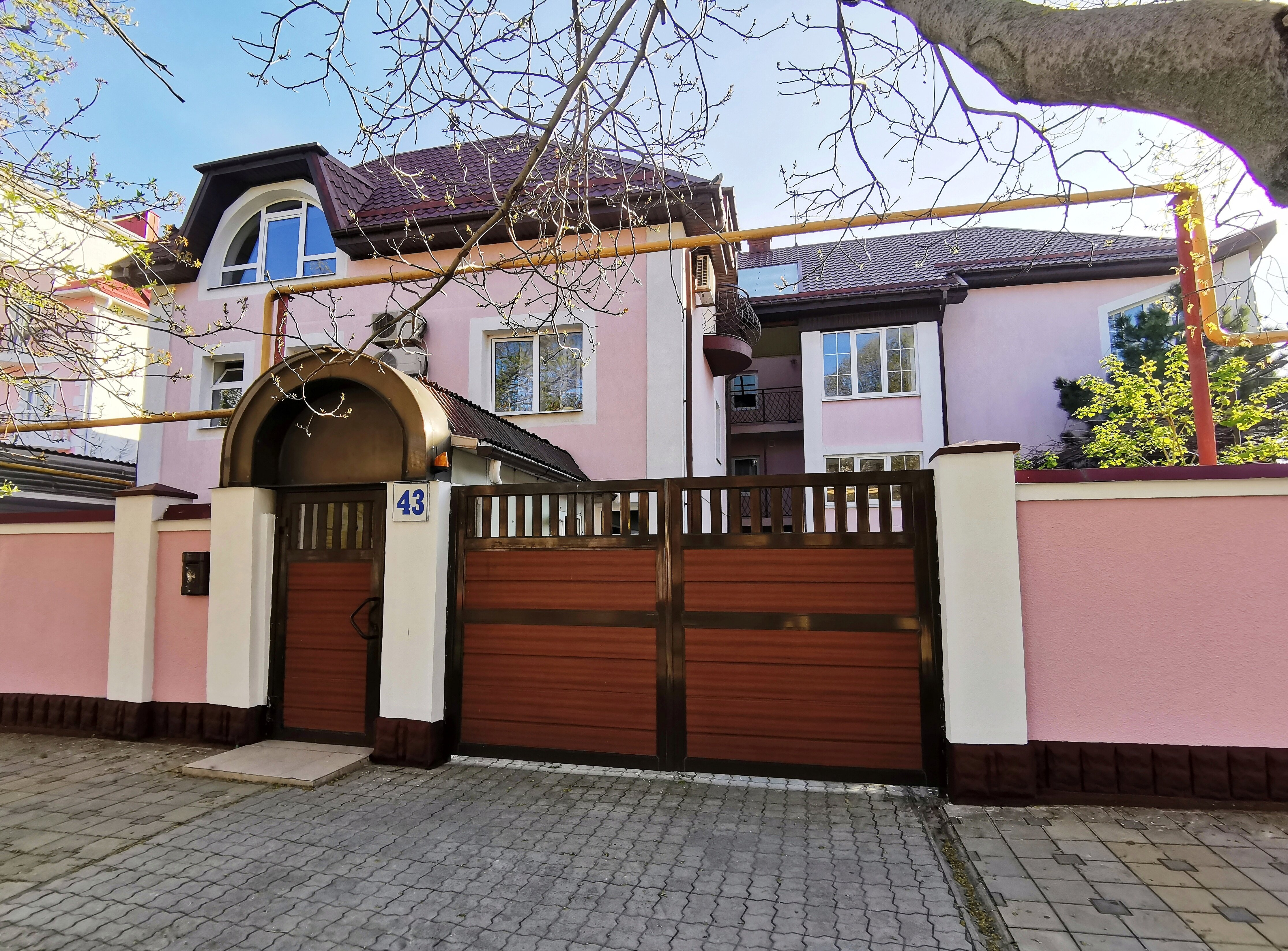 Фото отеля 2