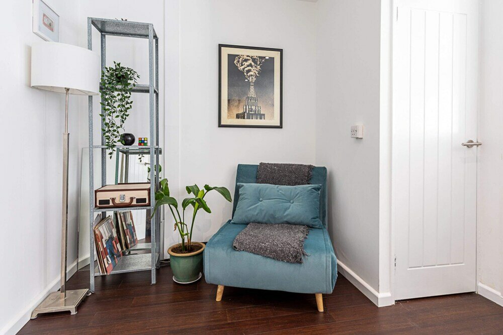 Фото Bright & Cosy One-bed Apartment