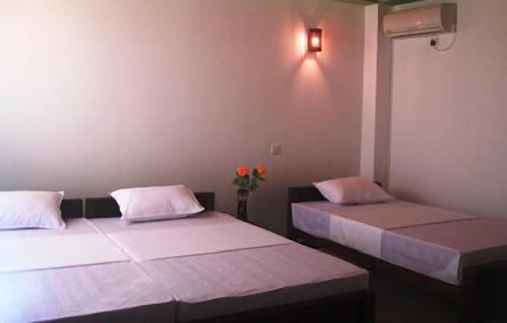 Фото Sunbeam Beach Resort