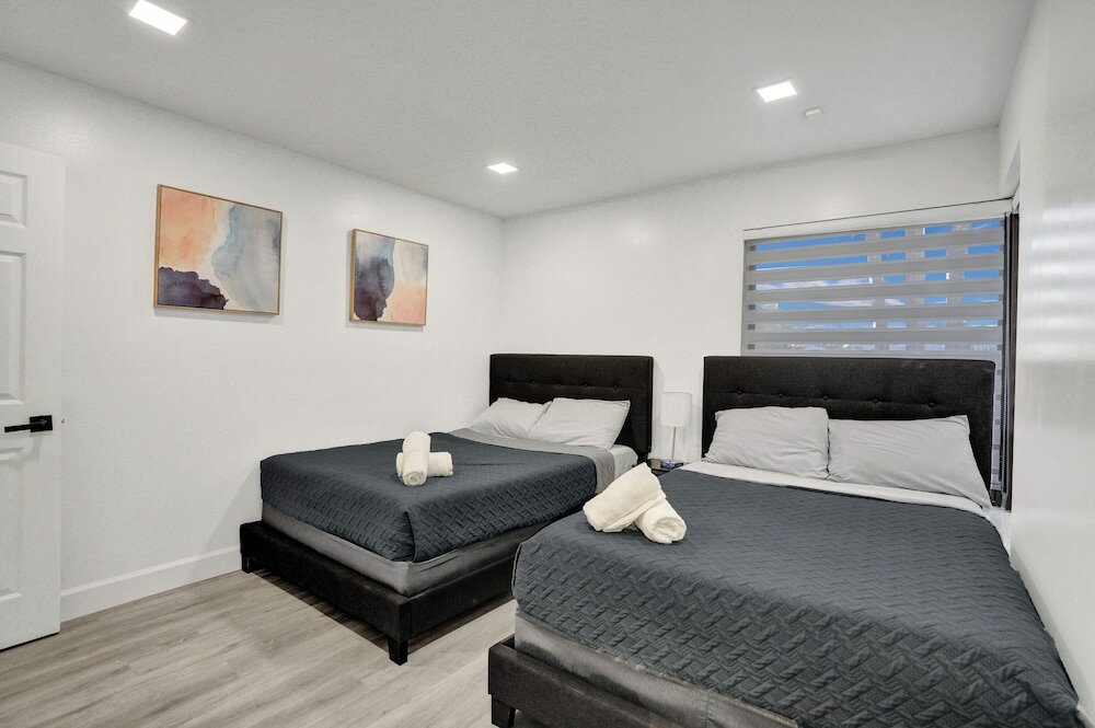 Фото The Lake House in Fort Lauderdale