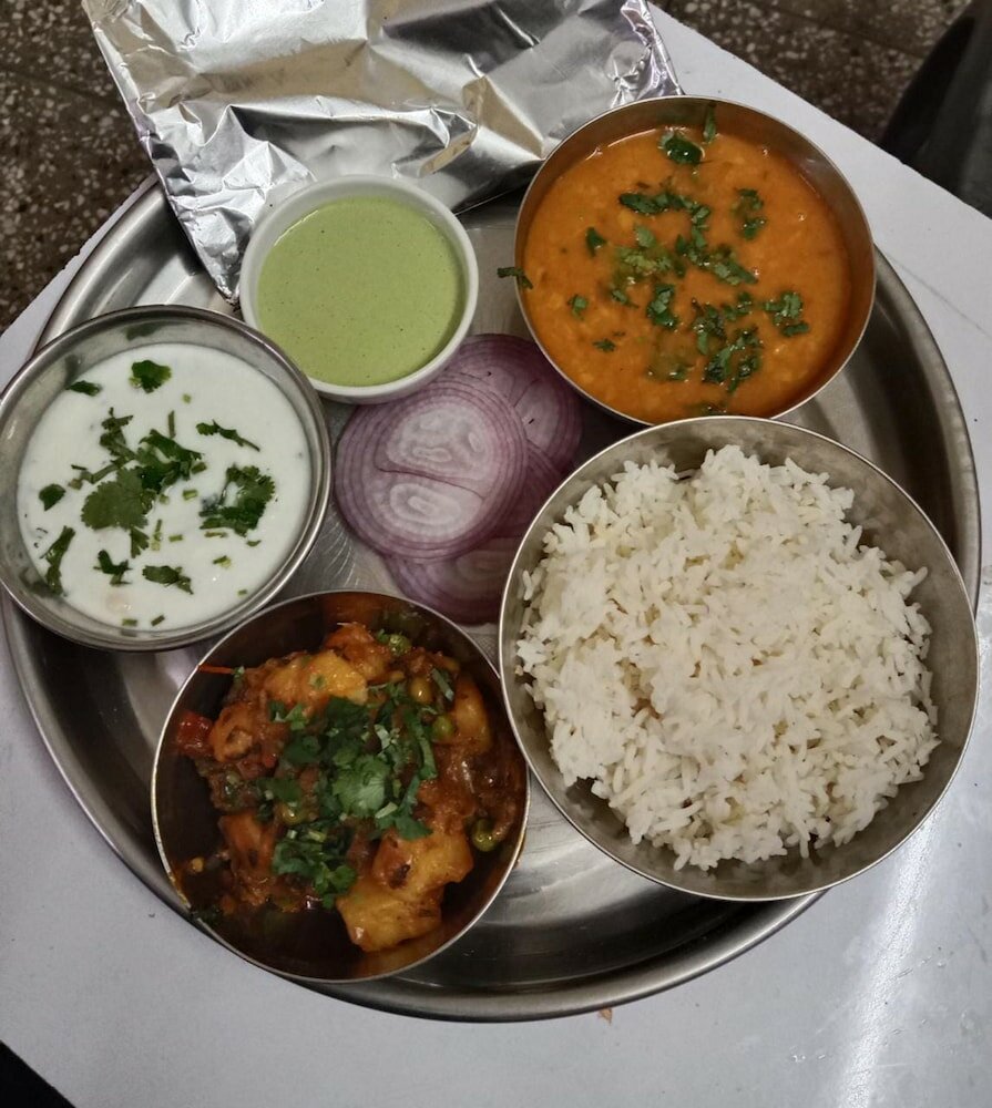 Фото Gracious by Vishesh Hotels & Home Stay