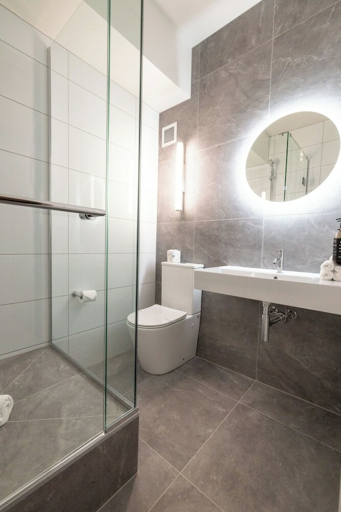 Фото Auckland Rose Park Hotel