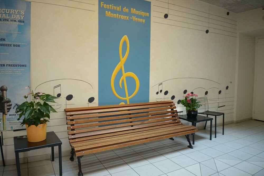 Фото Youth Hostel Montreux