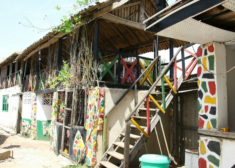 Гостиница Akomapa Village