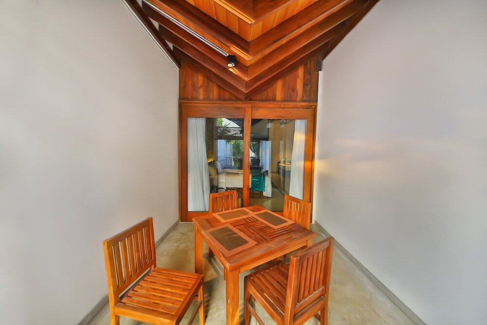 Фото R Degrees - Ambalangoda