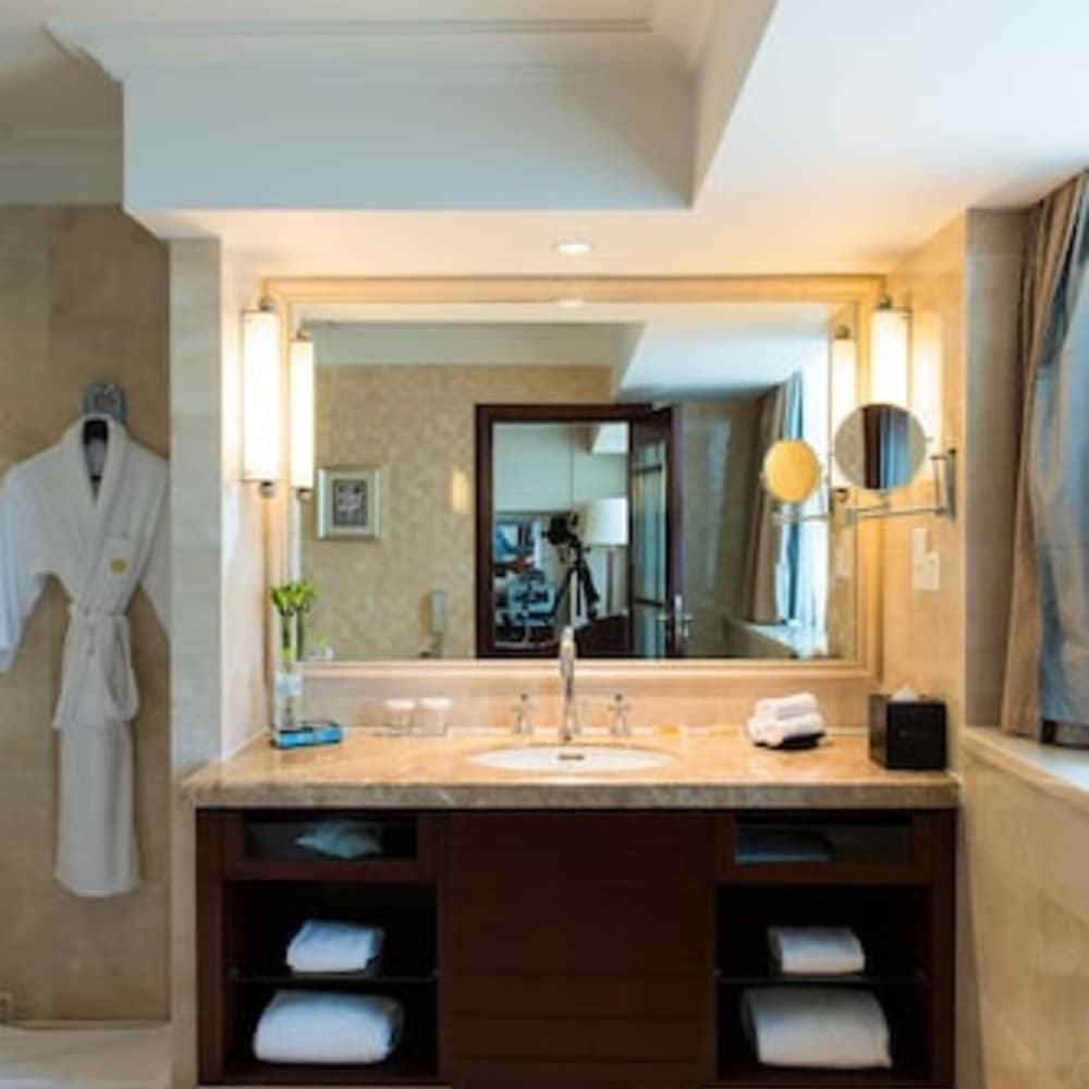 Фото Ramada Plaza Wuhan Optics Valley