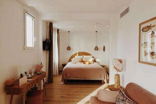 Гостиница Hôtel Rose Thé в Ла-Сьота