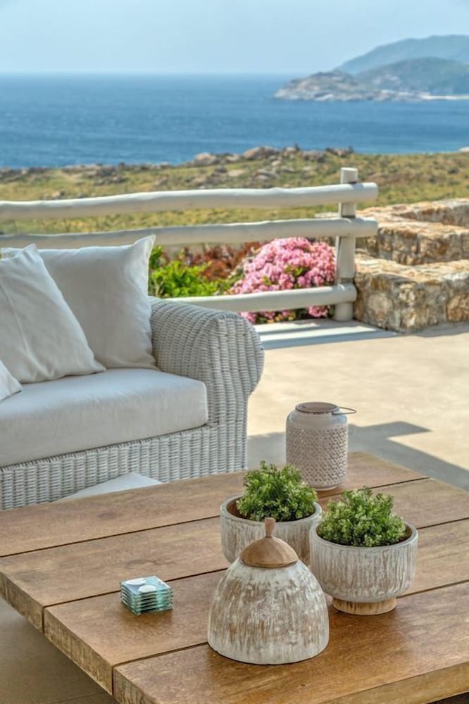 Фото Crystal Villa 6 Bedroom