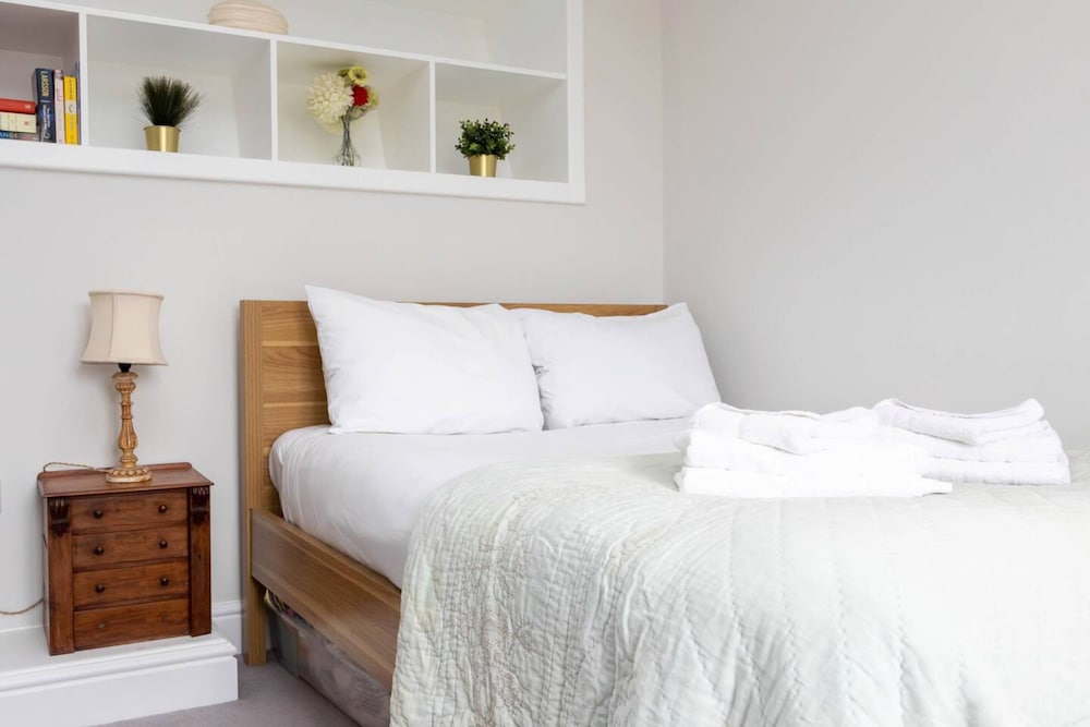 Фото Homely 1 Bedroom Apartment in Fulham!