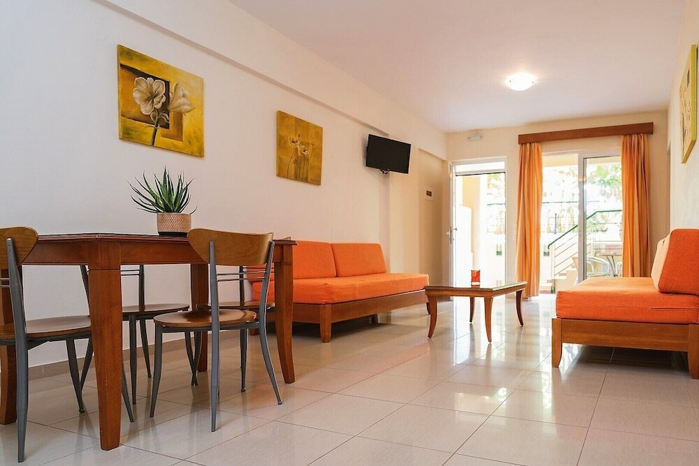 Фото Helios Apartments