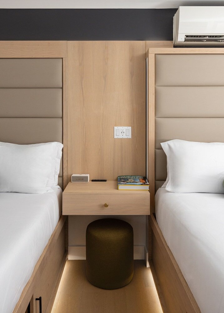 Фото Little Charlie Hotel