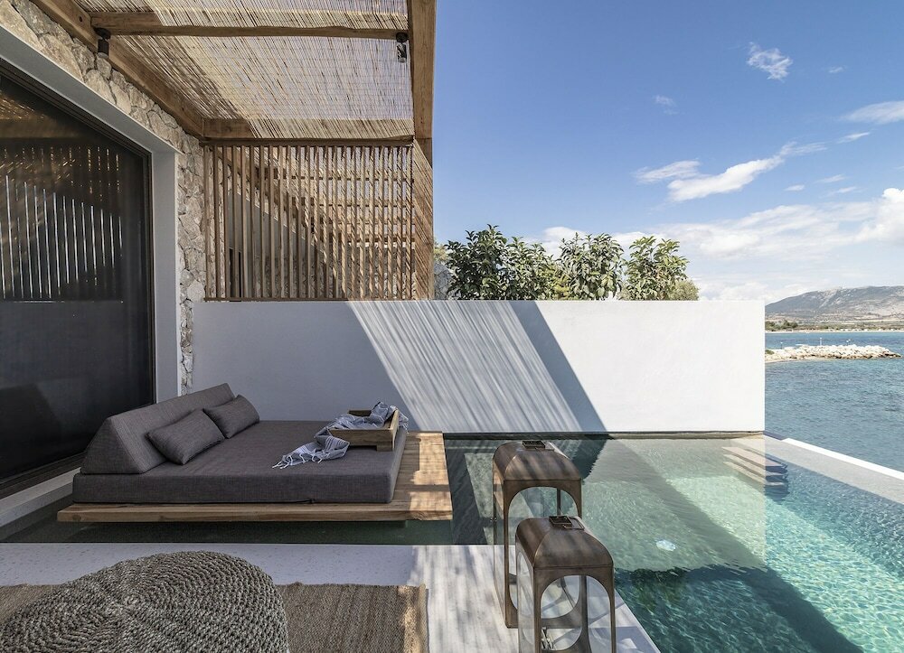 Фото Amethyst Selene Paleros