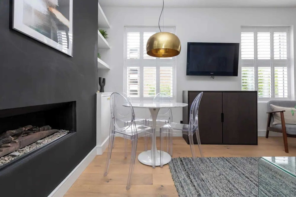 Фото Bright & Stylish 2bd Flat - Brockley