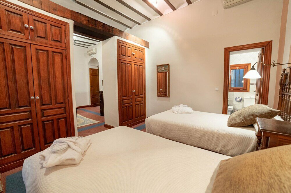 Фото Hotel Alvar Fañez