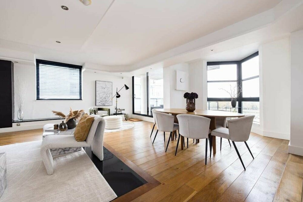 Фото The River Thames View - Stunning 2bdr Flat With Study Room + Balcony