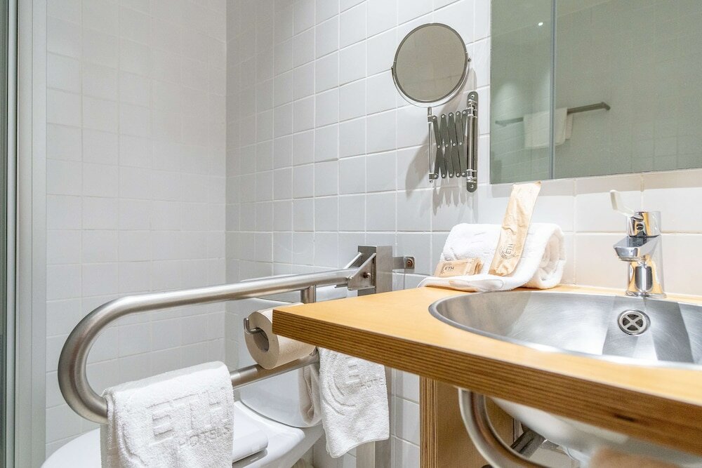 Фото Kyriad Direct Eth Irun