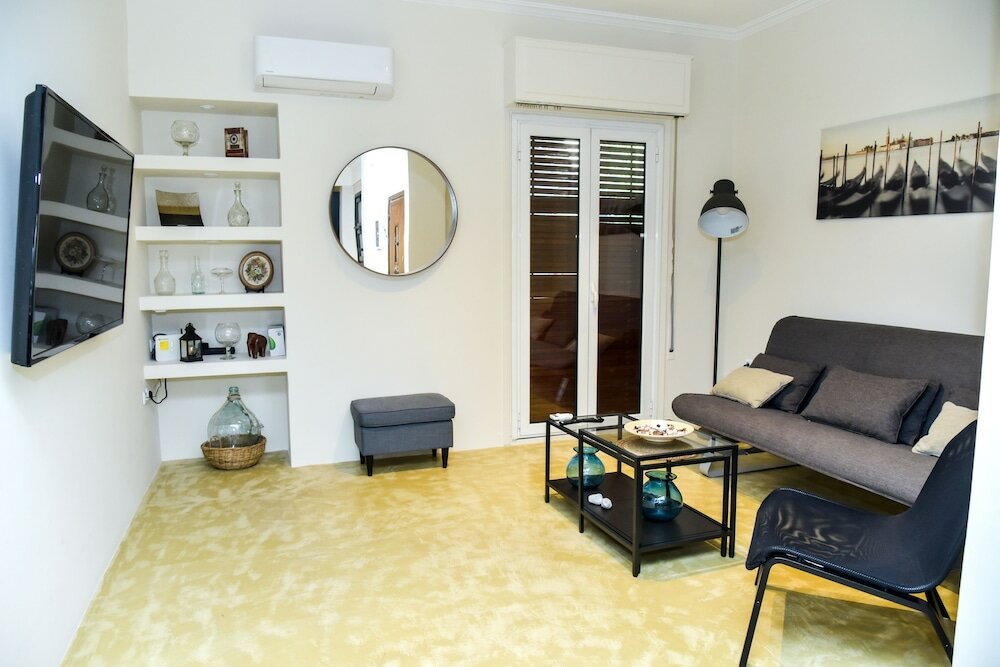 Фото Central apartment at Echarxia 2 beds for 4 pers