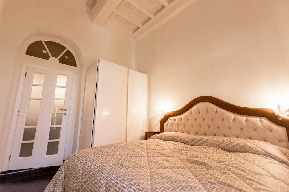 Фото Borgo Pinti Suites Le Stanze dei Nobili