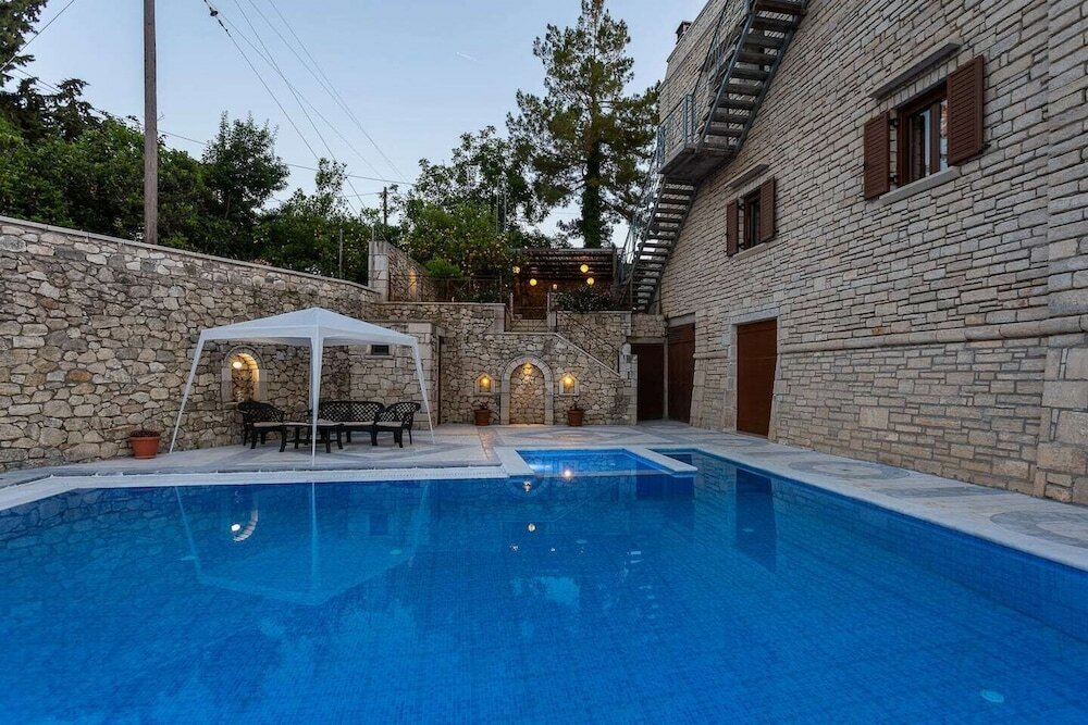 Фото Peacefull Stone-Built Villa