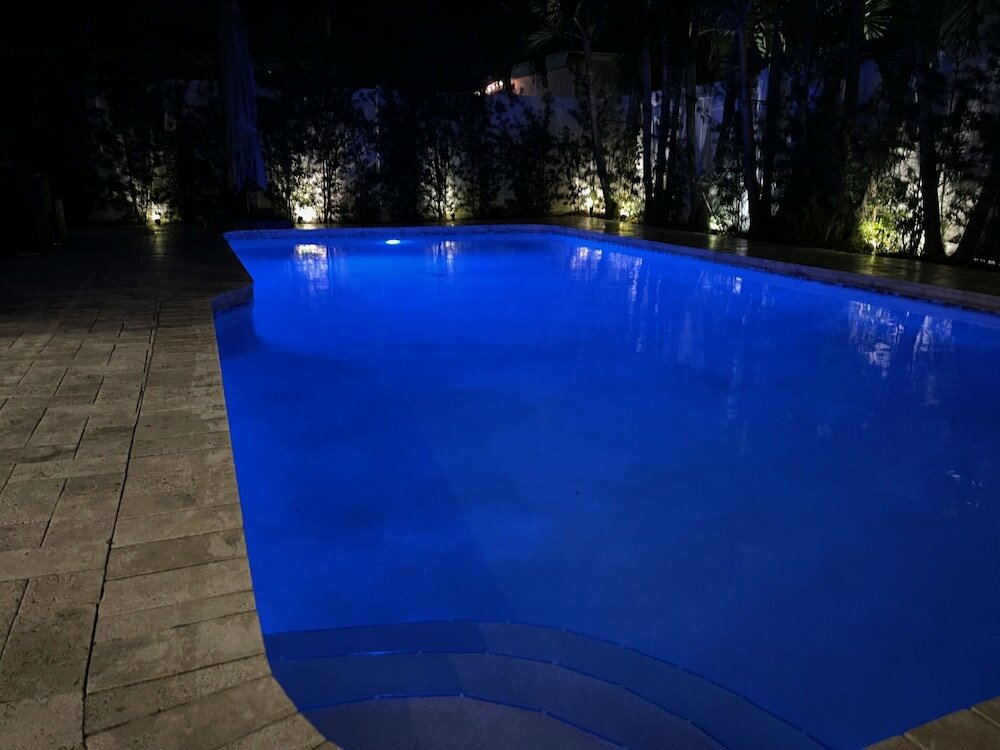 Фото Lynora's Luxe Estate Modern Design