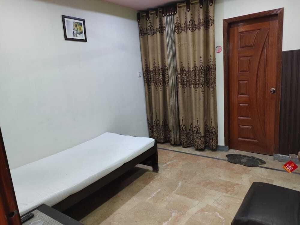 Фото Royal Residency Multan