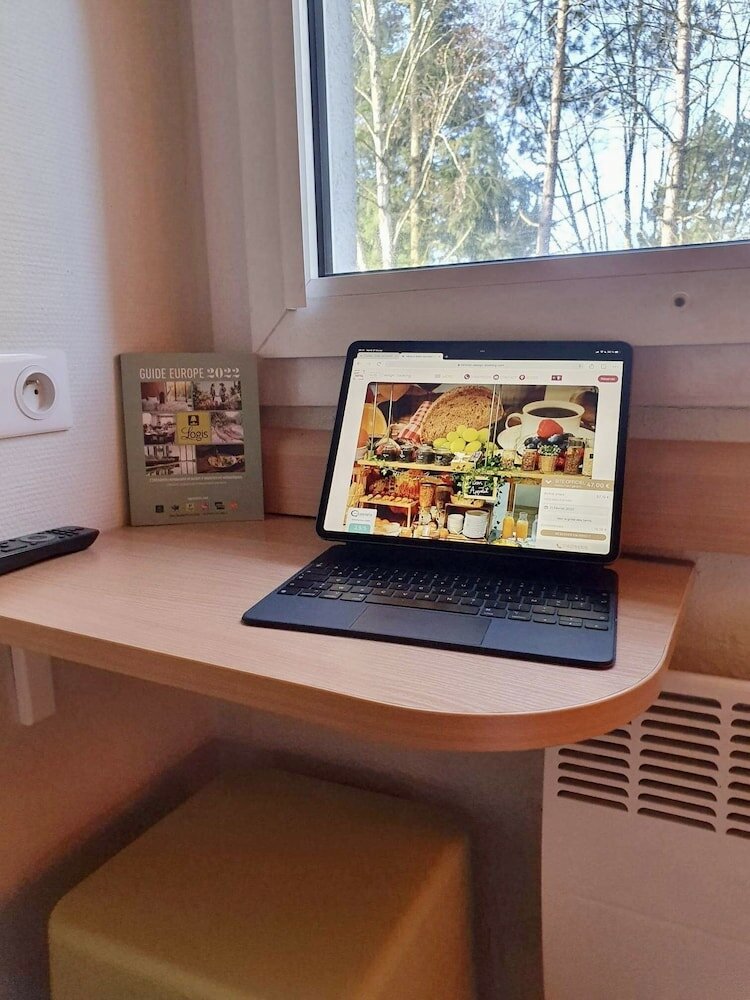 Фото Cit'Hotel Design Booking Evry Saint Germain Lès Corbeil