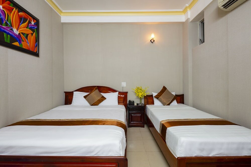 Фото Holiday Hotel