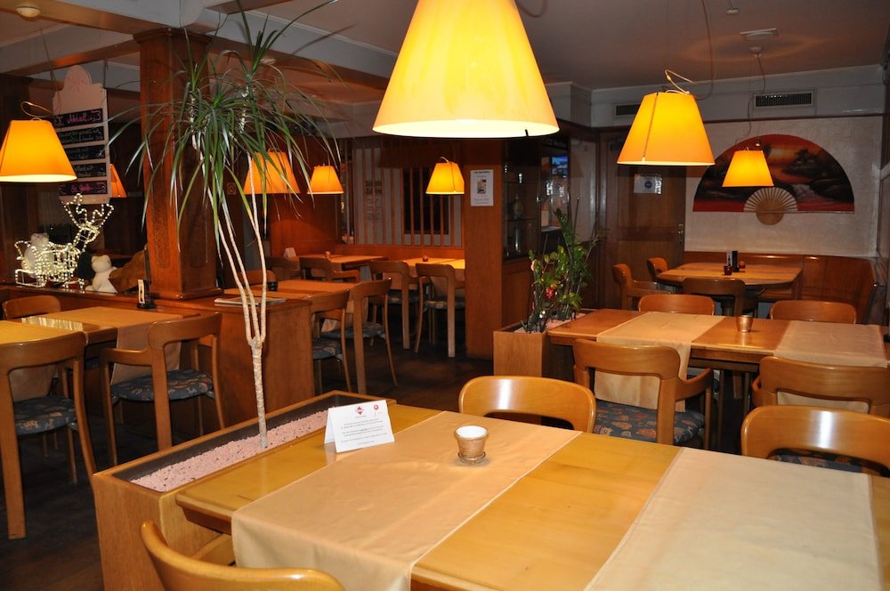 Фото Hotel Schweizerhof Wetzikon GmbH