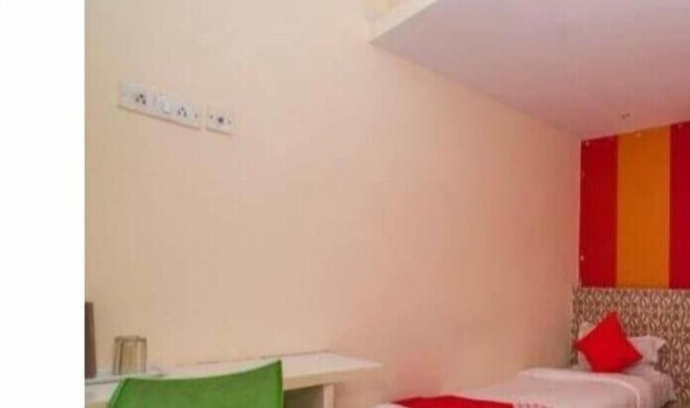 Фото Hotel B Residency