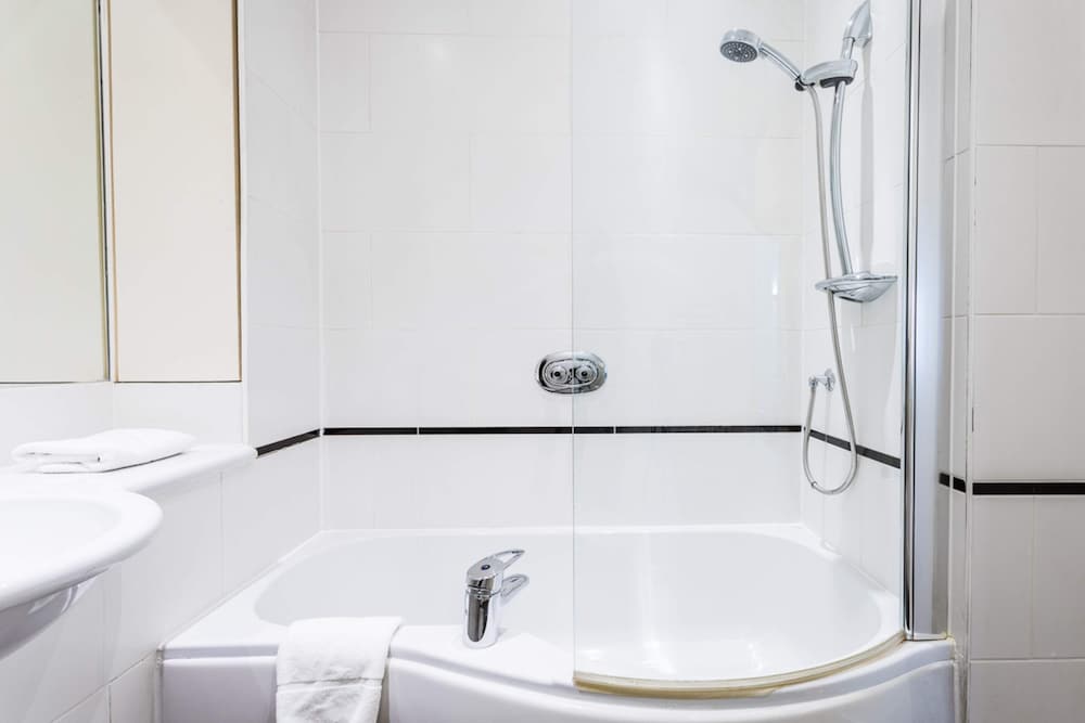 Фото Bright & Comfortable Angel Apartment