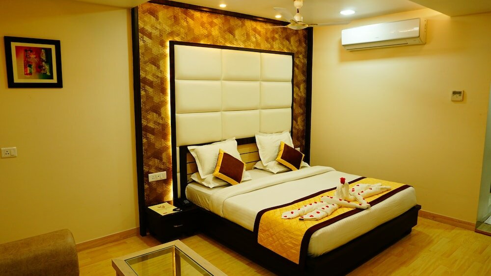 Фото Hotel Golden Laurel Inn