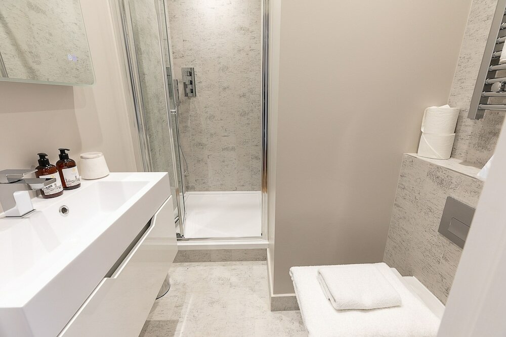 Фото Altido Astonishing 2 Bedroom near Mayfair & Piccadilly Circus