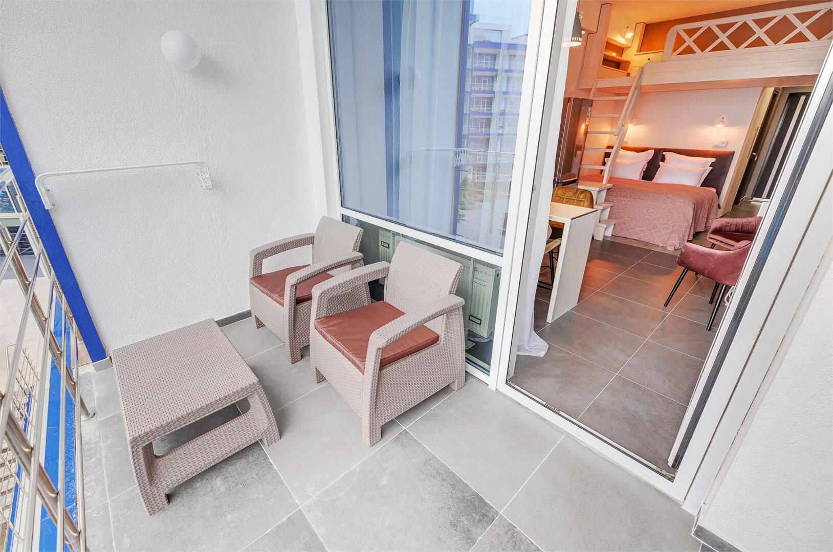 Фото Deluxe Aparts