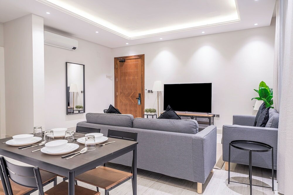 Фото Mabaat - Al Malqa 3br Apt - 533