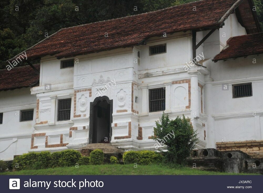 Фото Royal Bar & Hotel