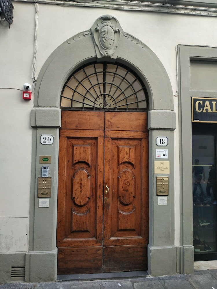 Фото отеля 2