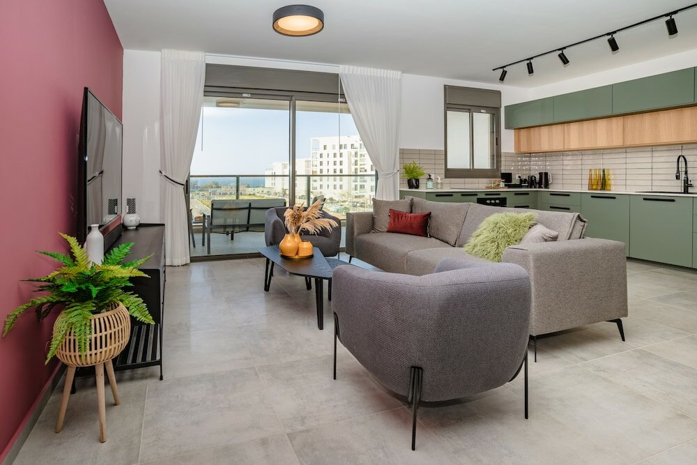 Фото Modern with Balcony Over Looking the Sea