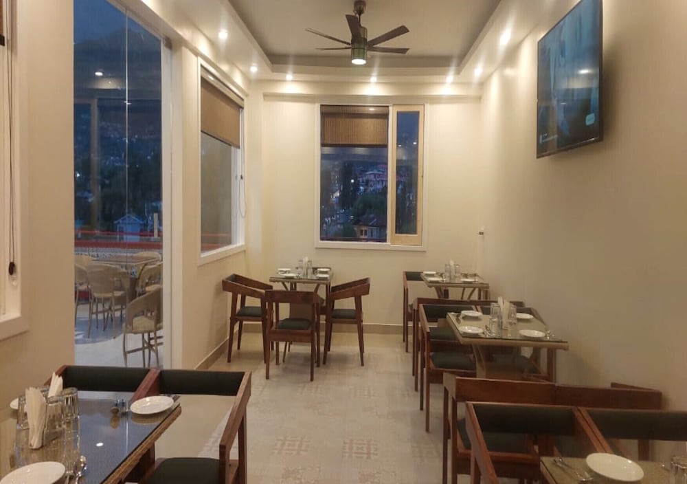 Фото HOtel Square One by D'Polo Dharamshala